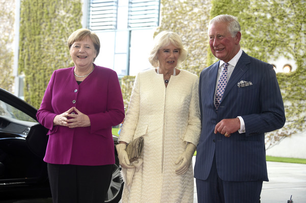 Prinz Charles und Camilla im Bundeskanzeleramt in Berlin