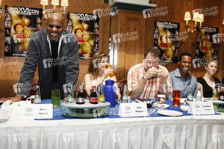 Avery Brooks, Kate Mulgrew, Jonathan Frakes, Anthony Montgomery, Laura Bertram