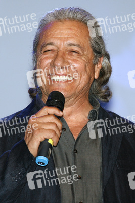 Edward James Olmos