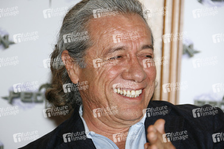 Edward James Olmos