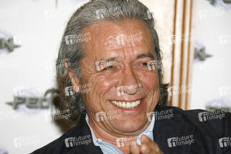 Edward James Olmos