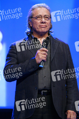 Edward James Olmos