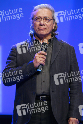 Edward James Olmos