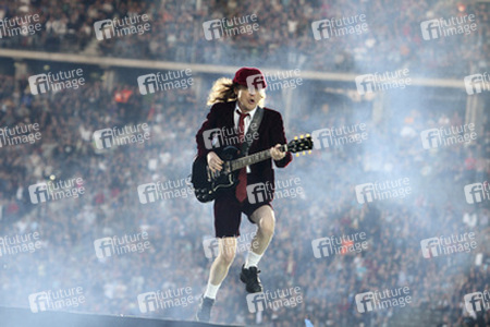 Angus Young (AC/DC)