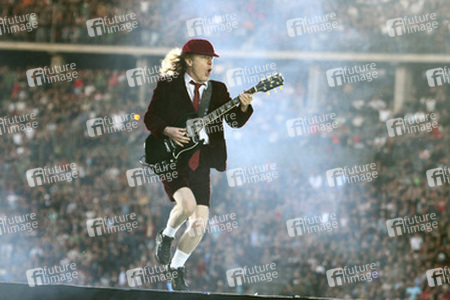 Angus Young (AC/DC)