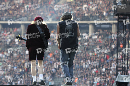 Angus Young, Brian Johnson (AC/DC)