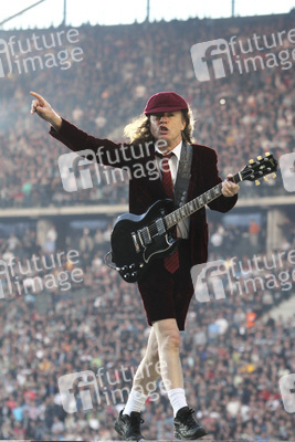 Angus Young (AC/DC)