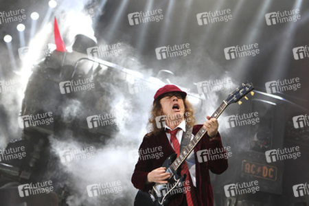 Angus Young (AC/DC)