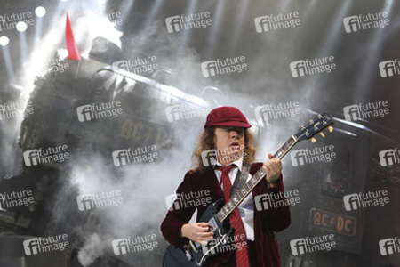 Angus Young (AC/DC)