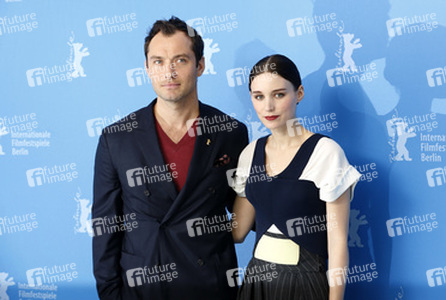 Jude Law, Rooney Mara