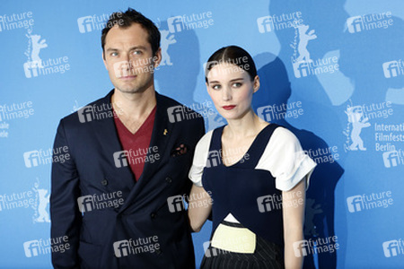 Jude Law, Rooney Mara