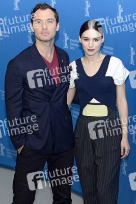 Jude Law, Rooney Mara