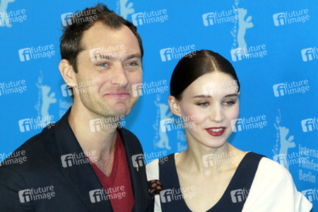 Jude Law, Rooney Mara