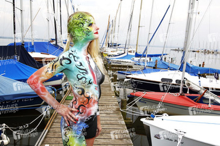 Color Suit Bodypainting