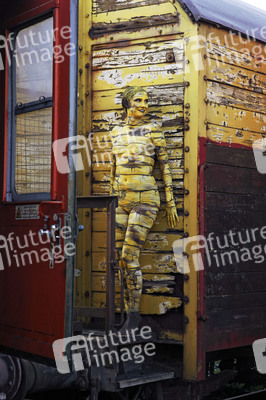 DOOR ART: Waggontür / Railway Wagon Door Bodypainting