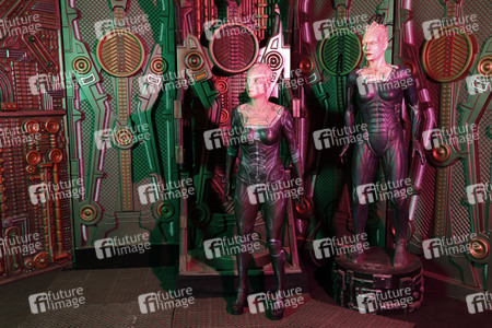 GEEK ART: Borg Queen Bodypainting