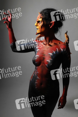 GEEK ART: Tank-Devil Bodypainting