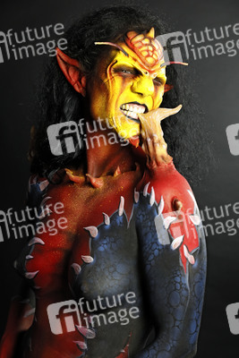 GEEK ART: Tank-Devil Bodypainting