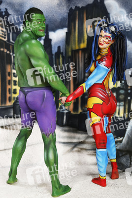 GEEK ART: Hulk vs Iron Quinn Bodypainting