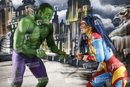 GEEK ART: Hulk vs Iron Quinn Bodypainting