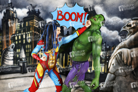 GEEK ART: Hulk vs Iron Quinn Bodypainting