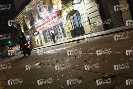 Ausschreitungen nach Demonstration der Warnwesten in Paris