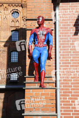 GEEK ART: Spider-Man und Spider-Gwen Bodypainting