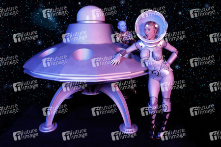 GEEK ART: UFO Bodypainting