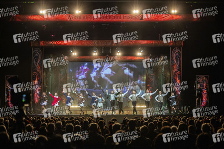 Tanzshow 'Cornamusa - World of Pipe Rock and Irish Dance' in Erf