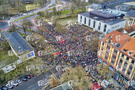 Bunt statt Braun-Demonstration in Hannover