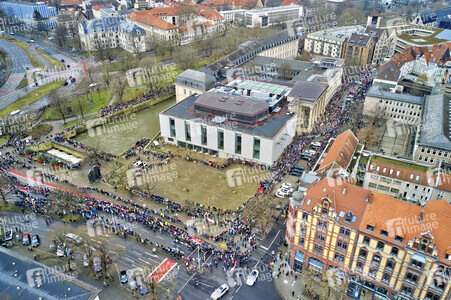 Bunt statt Braun-Demonstration in Hannover