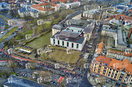 Bunt statt Braun-Demonstration in Hannover