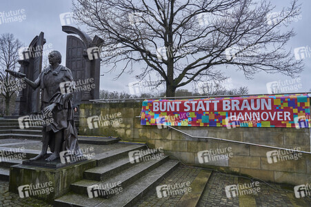 Bunt statt Braun-Demonstration in Hannover