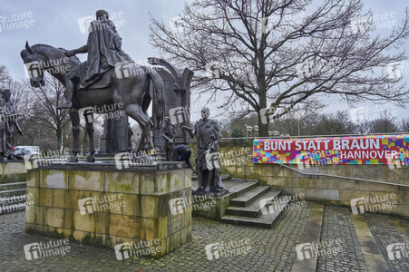 Bunt statt Braun-Demonstration in Hannover