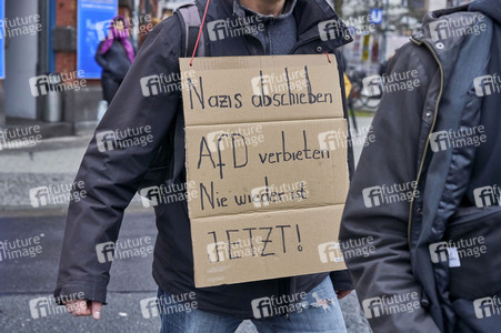 Bunt statt Braun-Demonstration in Hannover