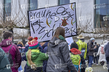 Bunt statt Braun-Demonstration in Hannover