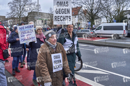 Bunt statt Braun-Demonstration in Hannover