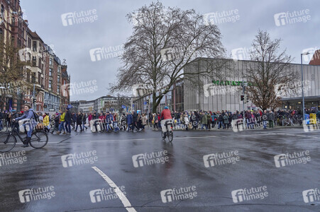 Bunt statt Braun-Demonstration in Hannover