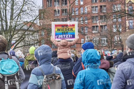 Bunt statt Braun-Demonstration in Hannover