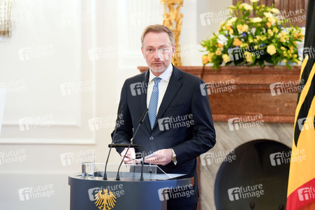 Übergabe der Wohlfahrtsbriefmarken in Berlin