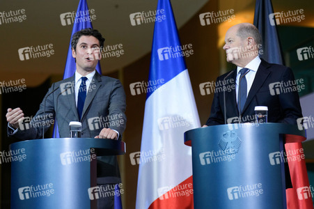 Empfang des französischen Premierministers im Kanzleramt in Berlin