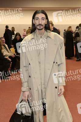 William Fan Fashion Show auf der Berlin Fashion Week A/W 2024