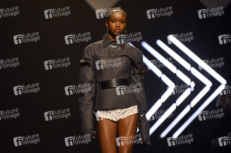 Rebekka Ruetz Fashion Show auf der Berlin Fashion Week A/W 2024