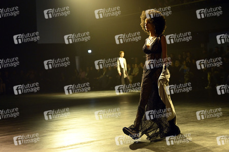 Rebekka Ruetz Fashion Show auf der Berlin Fashion Week A/W 2024