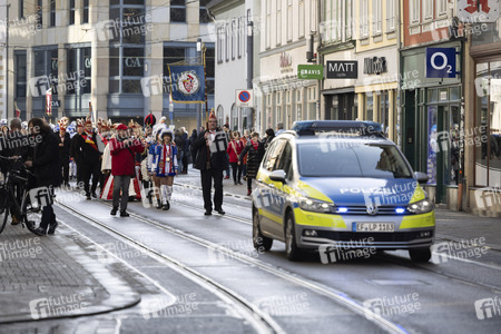 Sturm Karnevalisten auf das Rathaus in Erfurt