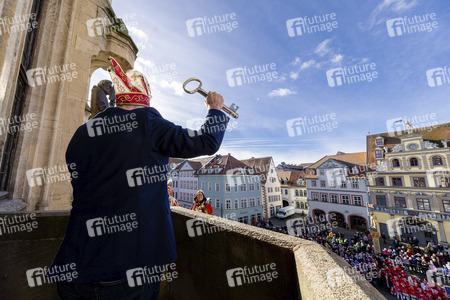 Sturm Karnevalisten auf das Rathaus in Erfurt