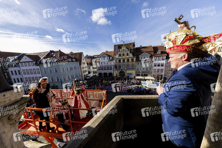 Sturm Karnevalisten auf das Rathaus in Erfurt