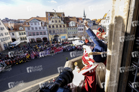 Sturm Karnevalisten auf das Rathaus in Erfurt