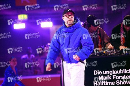 TV Show 'American Ice Football' in Mannheim