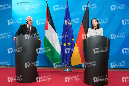 Pressekonferenz von Riyad al-Maliki und Annalena Baerbock in Berlin